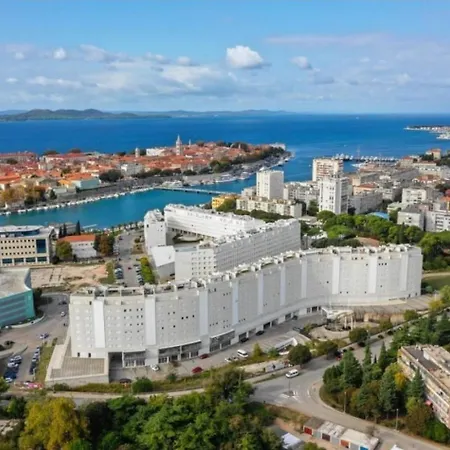 Sky & Sun Luxury With Private Parking In The Garage Bed & Breakfast Zadar