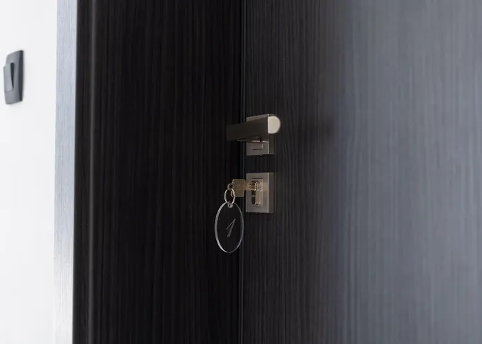 Sky & Sun Luxury With Private Parking In The Garage