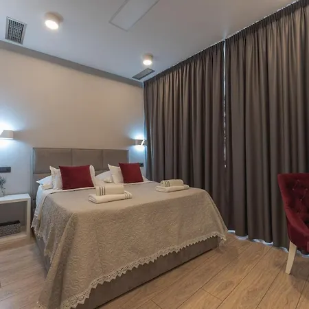 Sky & Sun Luxury With Private Parking In The Garage 4* Zara