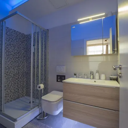 Sky & Sun Luxury With Private Parking In The Garage Bed & Breakfast Zadar