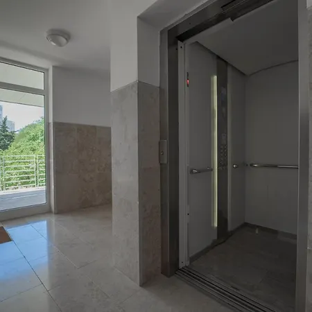 Bed & Breakfast Sky & Sun Luxury With Private Parking In The Garage Zadar