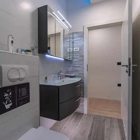 Sky & Sun Luxury With Private Parking In The Garage 4* זאדאר