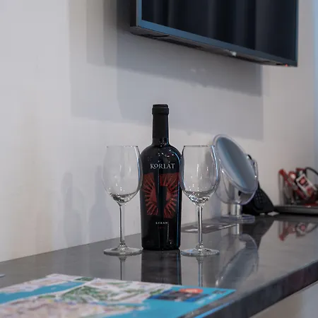 Sky & Sun Luxury With Private Parking In The Garage