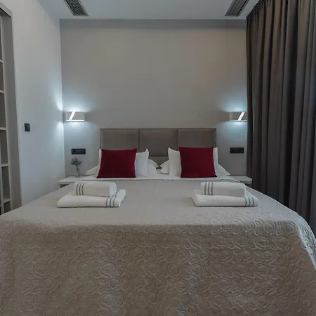 לינה וארוחת בוקר Sky & Sun Luxury With Private Parking In The Garage 4*